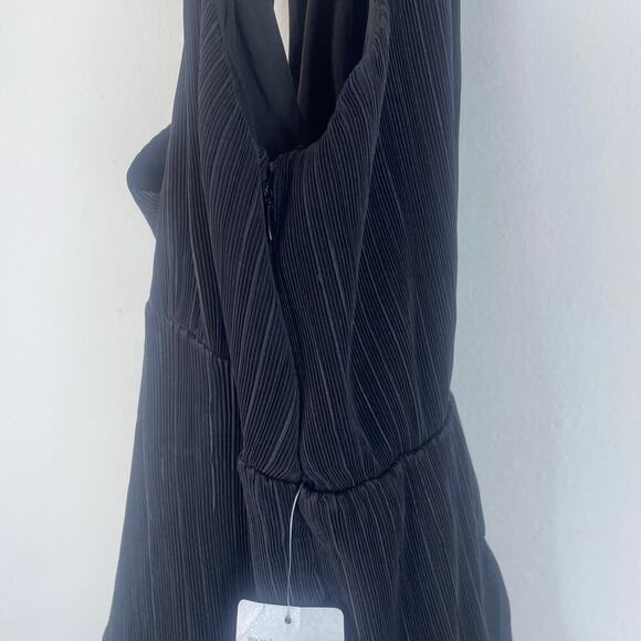 NWT Ciebon Black Halter Mini Dress Pleats Ruffled Hem SIZE Medium - Picture 8 of 8